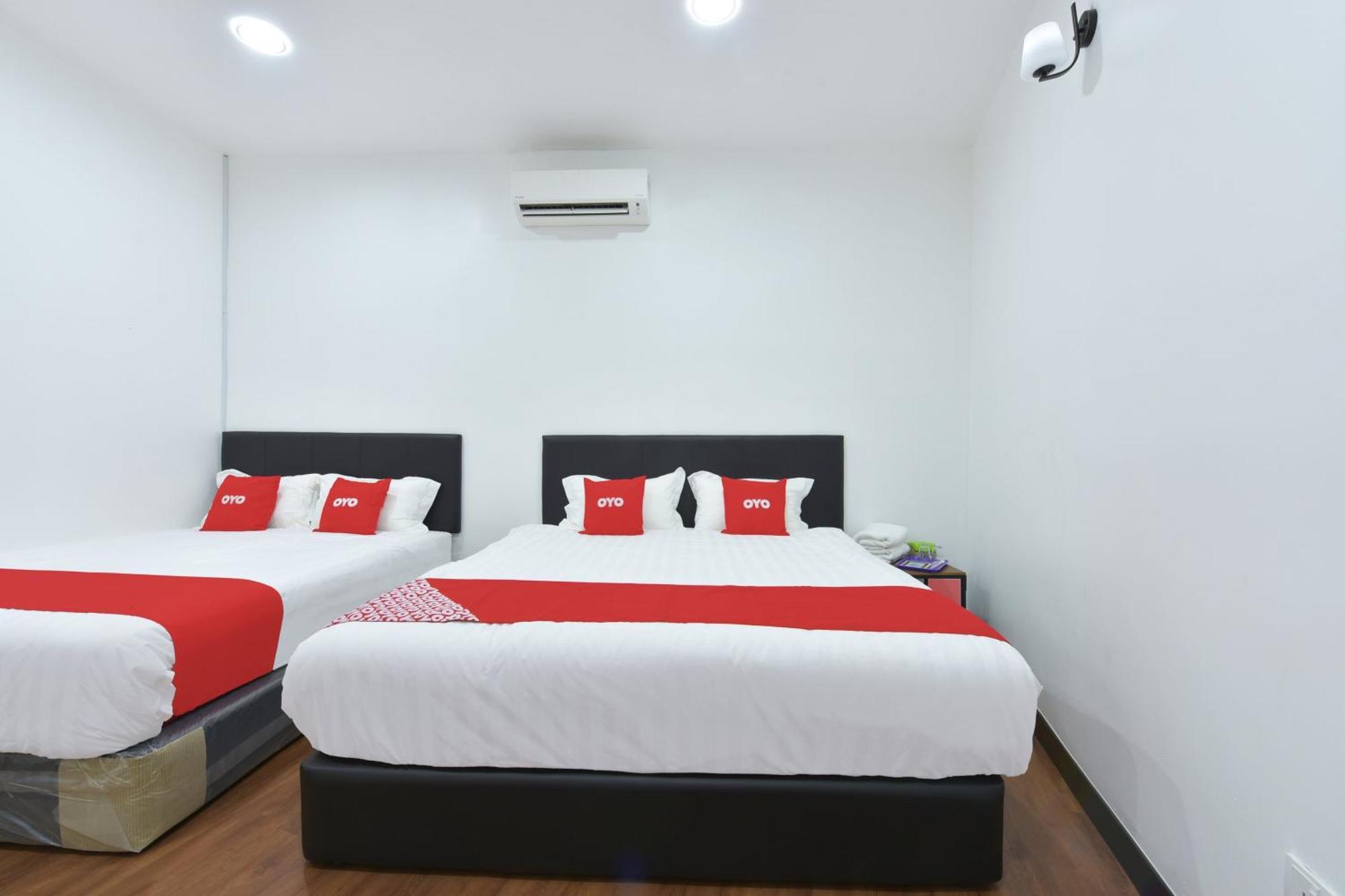 Oyo 90869 Hotel Madeena Inn Sepang Dış mekan fotoğraf