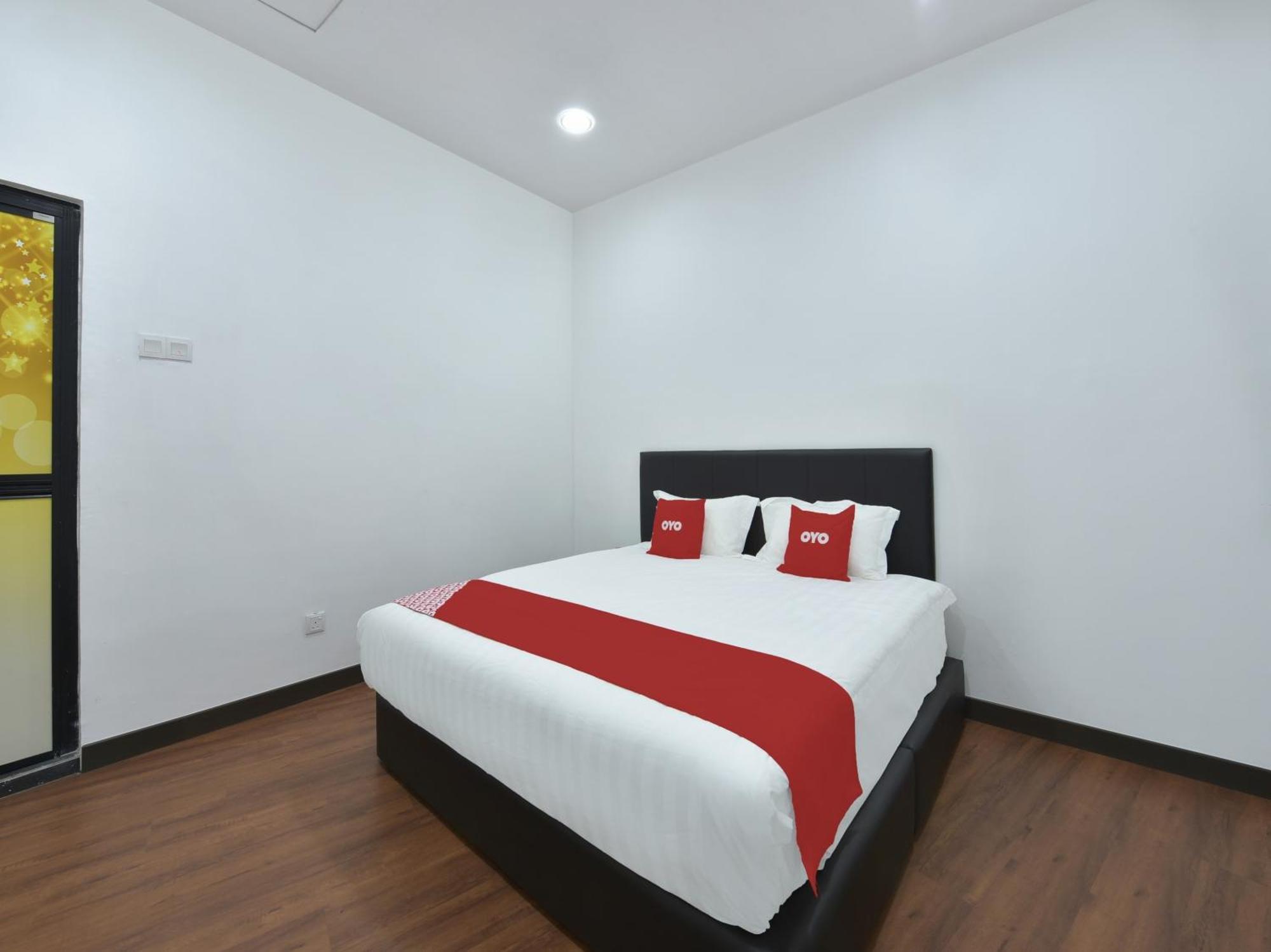 Oyo 90869 Hotel Madeena Inn Sepang Dış mekan fotoğraf