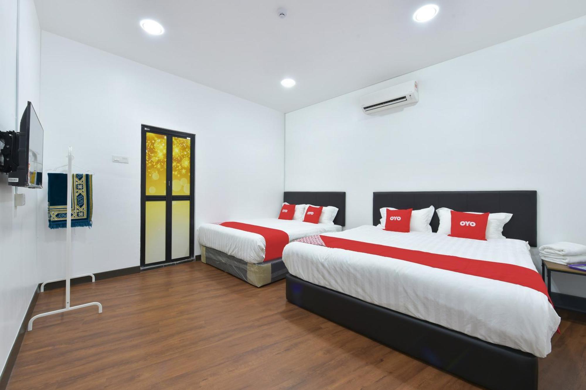 Oyo 90869 Hotel Madeena Inn Sepang Dış mekan fotoğraf